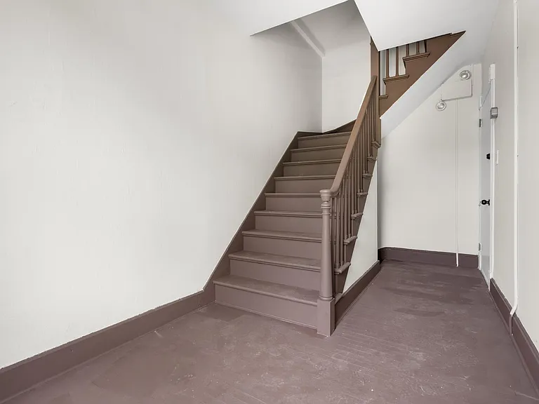 35 Newton St #2 — Photo 4