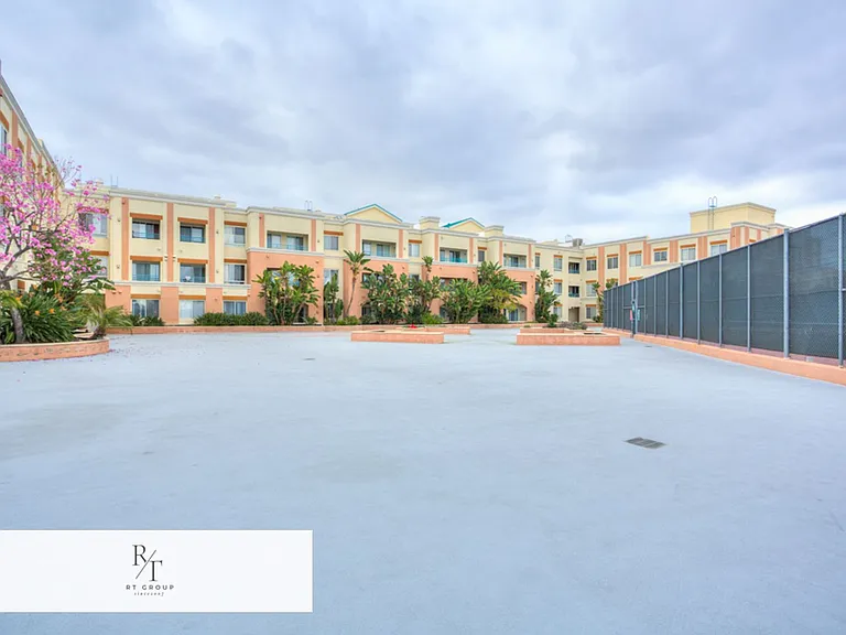 580 W Main St #302 — Photo 33