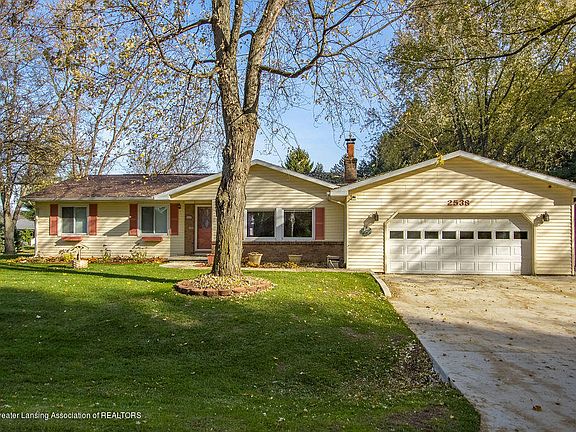 3rd image of 2538 Tiffany Ln