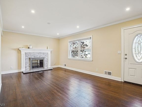 5th image of 116 Fairview Ave