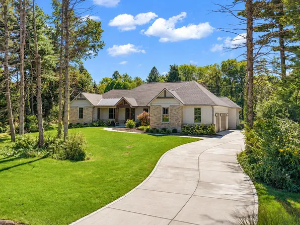 363 Ridgeview Dr, Chesterton, IN 46304
