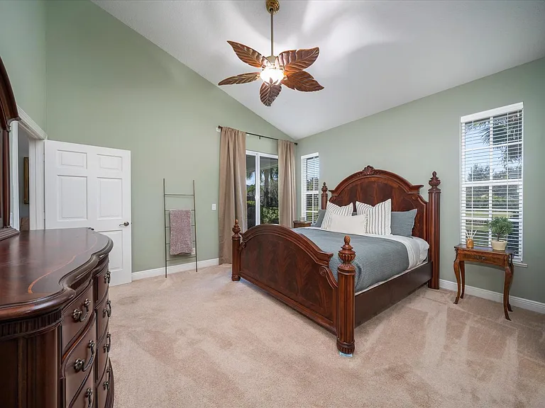 Master Bedroom- 1st Floor