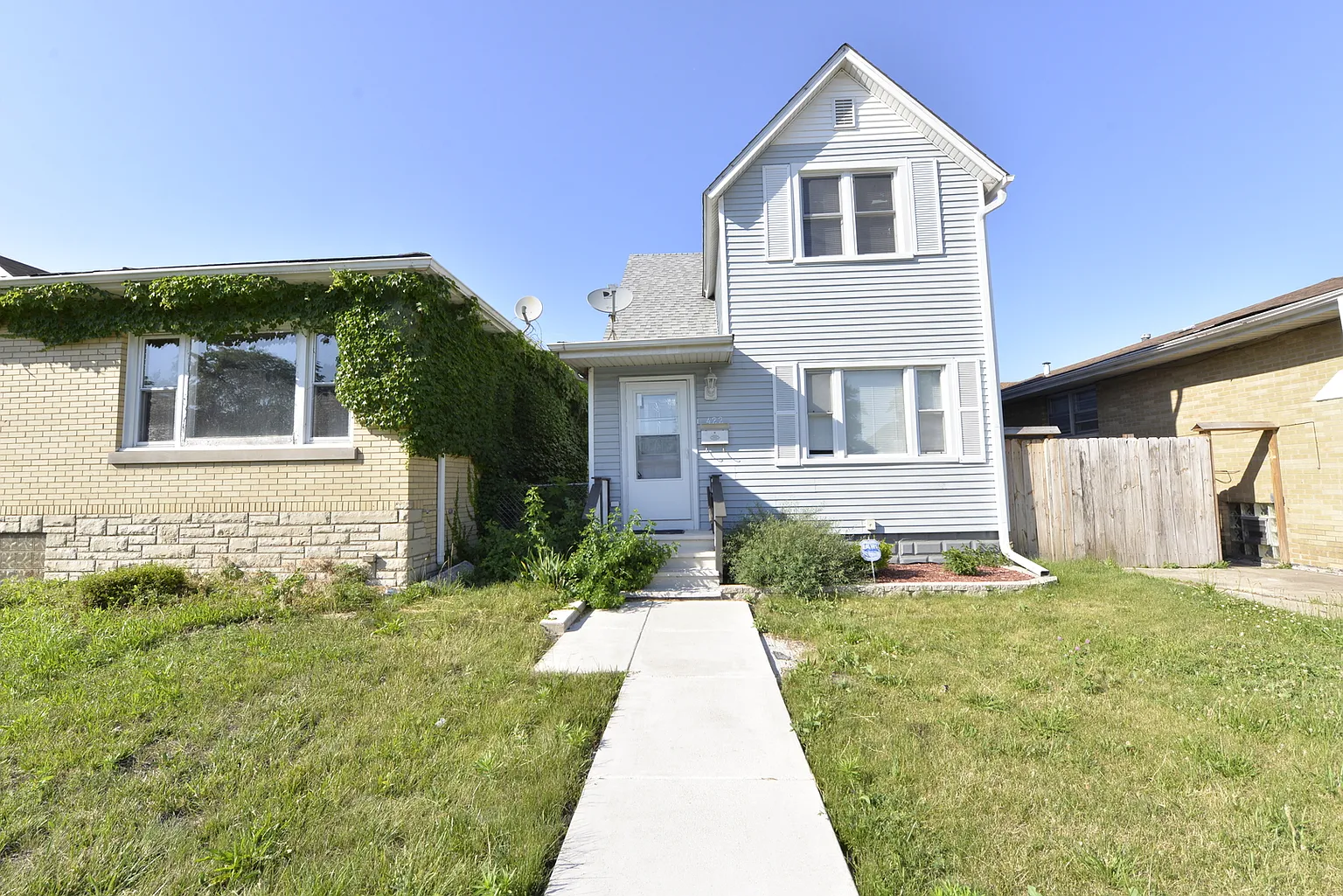 422 Sibley Blvd photo 1