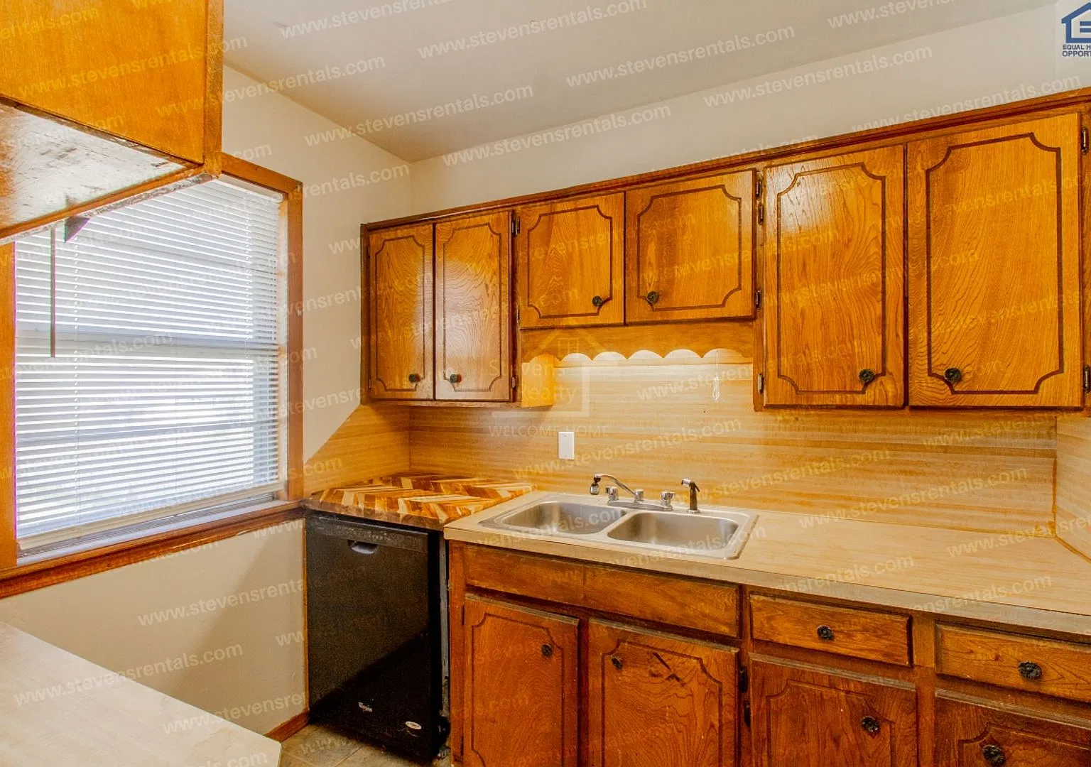 $250 off first months rent! | Modern City Haven — Photo 4