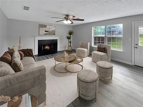 2nd image of 2473 Meadow Springs Dr