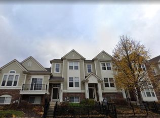 482 Grosvenor Ln, Aurora, IL 60504