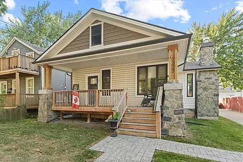 3222 Peter St Photo 1