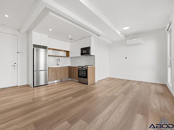 4th image of 100 Lenox Rd APT 8K