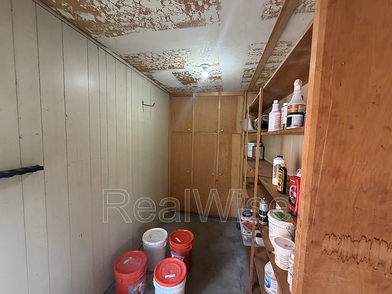 710 NW Midland Ave — Photo 45