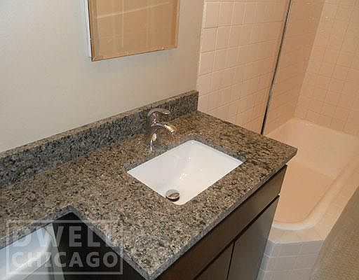 4th image of 4919 N Damen Ave #E