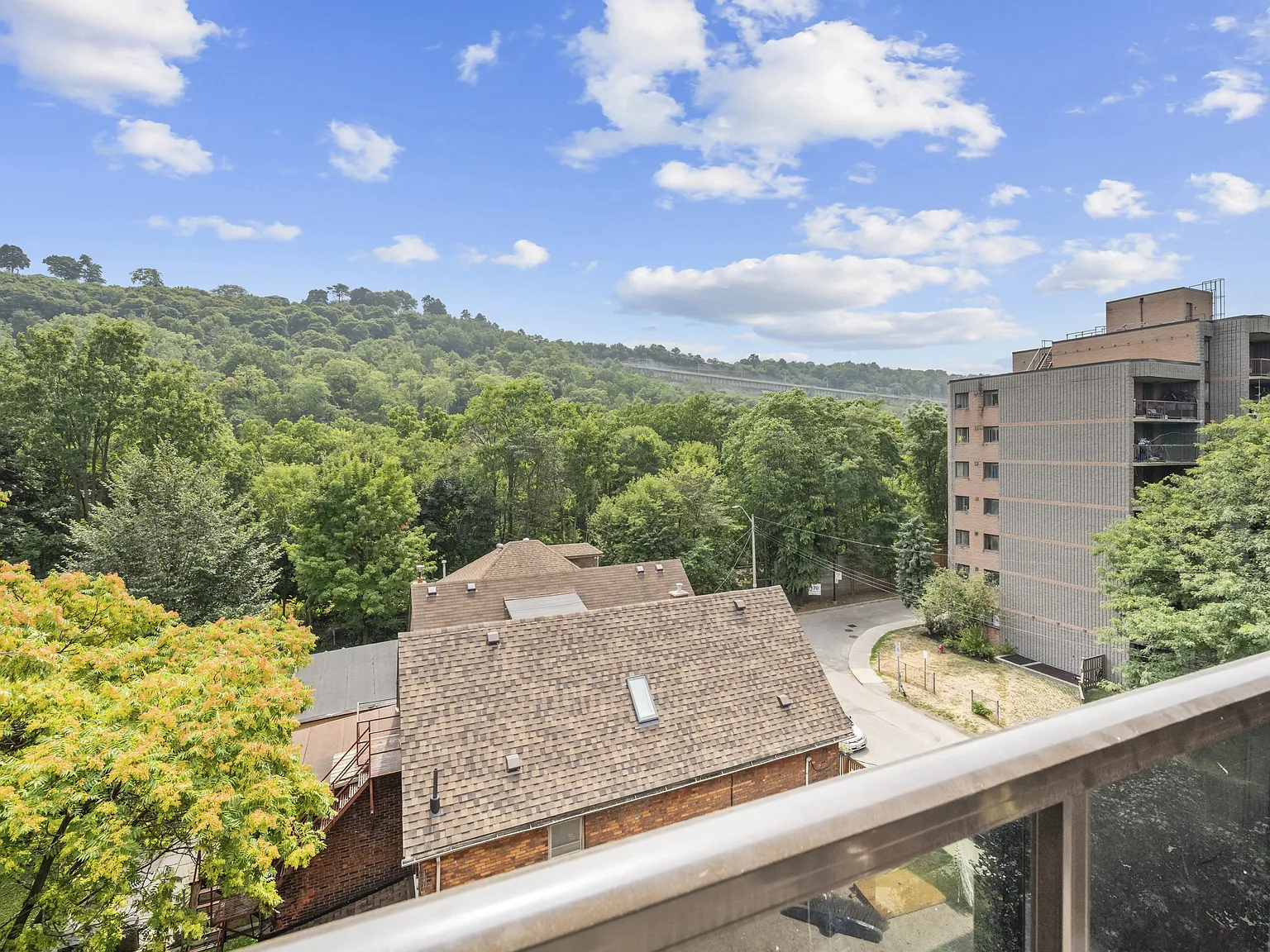 Duchess Apartments — Photo 4