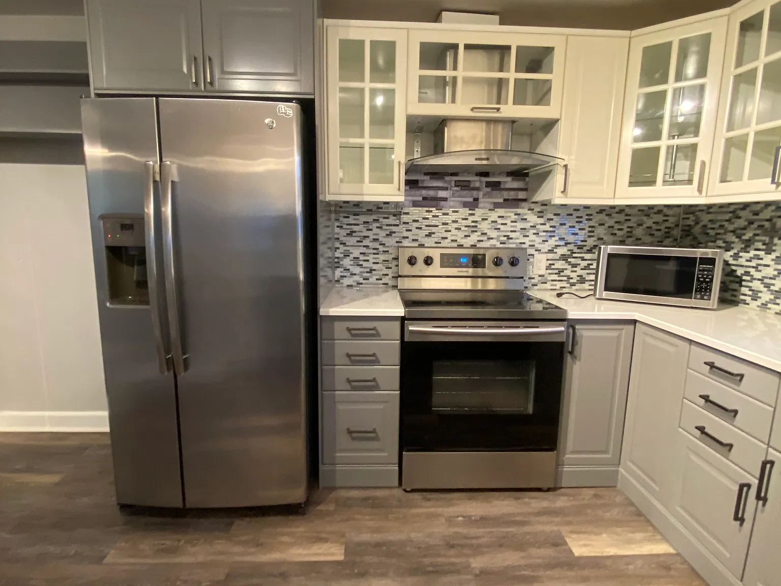 684 Matheson Avenue - 1 (upper unit) — Photo 2