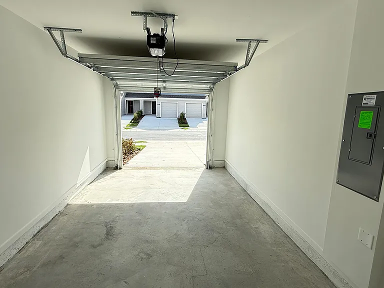 837 Lynx St — Photo 23