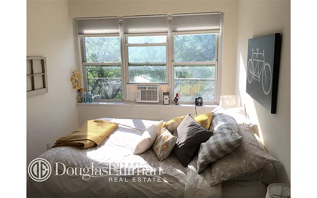 Rented by Douglas Elliman | media 14