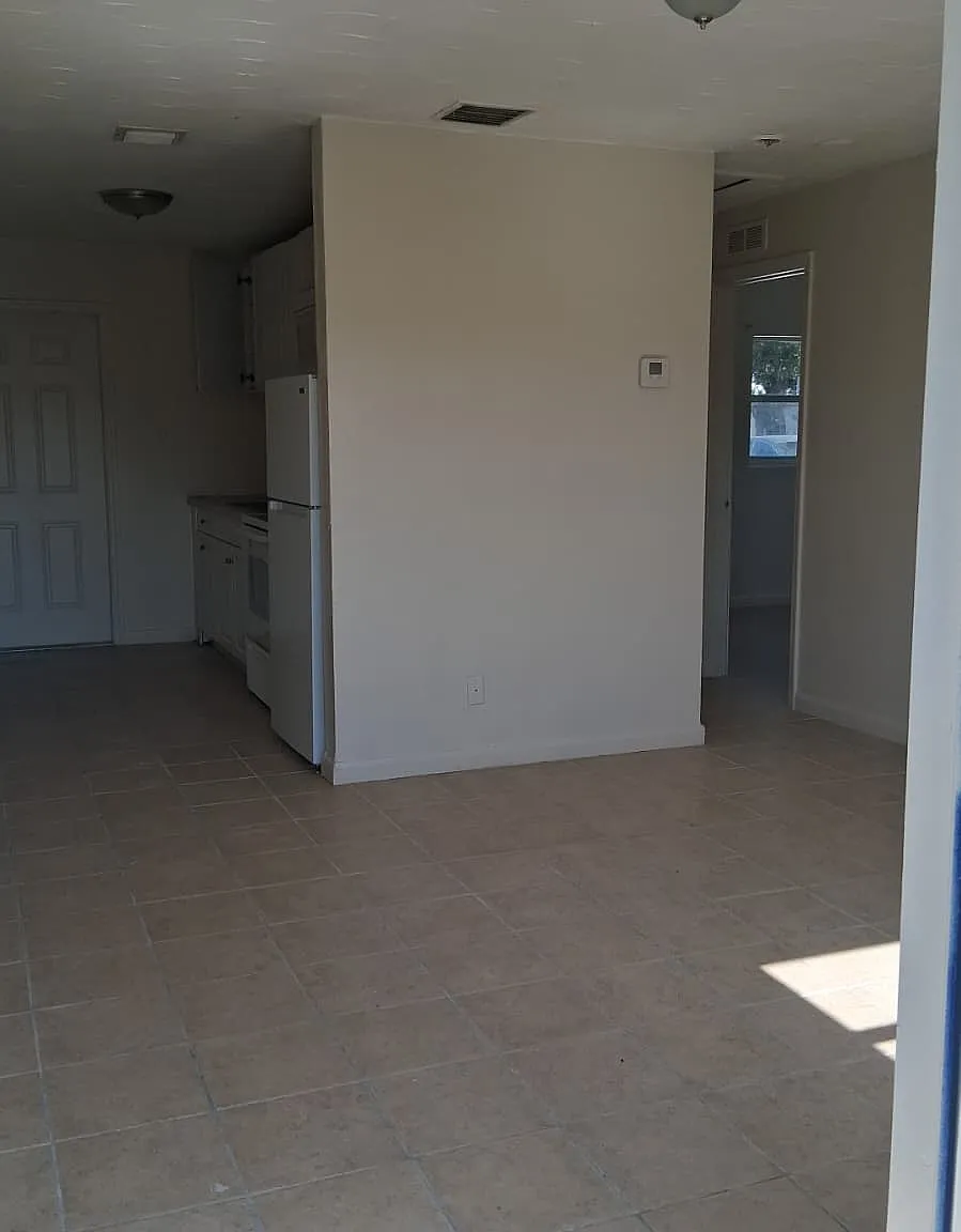 2 bed, 800 sqft, $1,350 — Photo 3