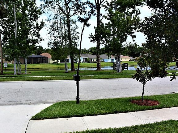 2nd image of 425 Breakaway Trl