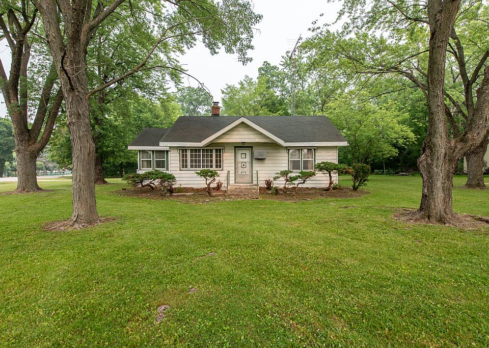 1st image of 42641 N Lake Dr