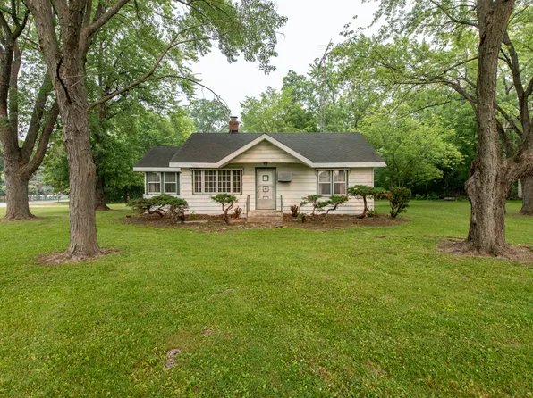 42641 N Lake Dr, Antioch, IL 60002