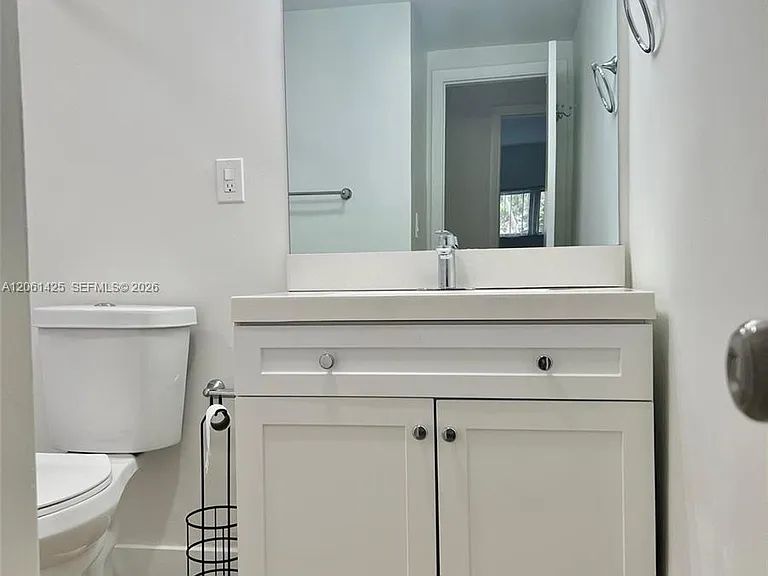 9159 SW 77th Ave #113 — Photo 8