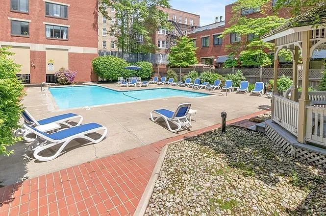 85 Brainerd Rd #Townhouse 3 — Photo 4