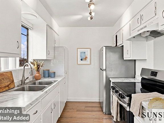 4th image of 220 E Yucca St #24