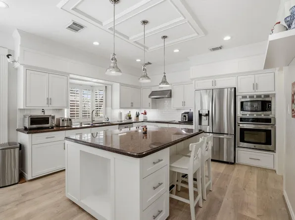 4519 Castlewood St, Sugar Land, TX 77479