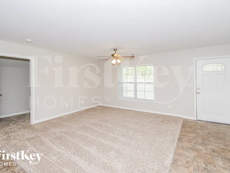 1805 Seayes Rd — Photo 3