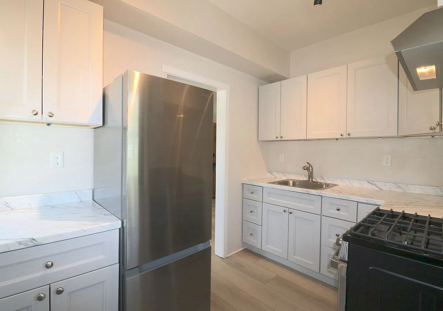 Seville Apartments — Photo 1