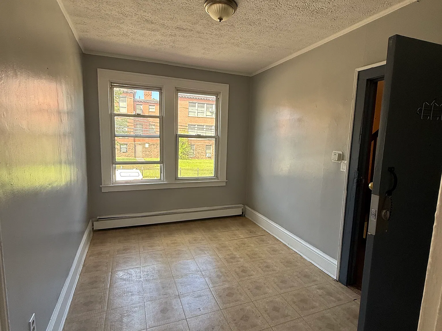 1 bed, 900 sqft, $1,250 — Photo 4