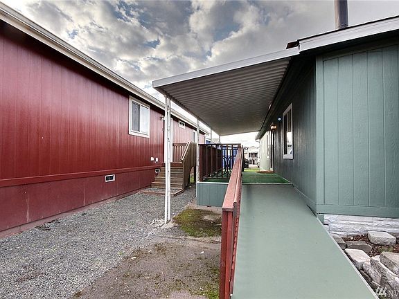 The front entrance has a nice covered porch and wheel chair ramp.