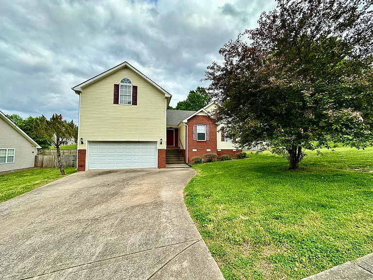942 Cobbler Dr — Photo 1