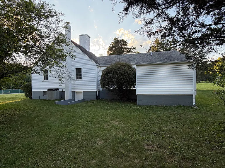10891 Franklin St — Photo 15