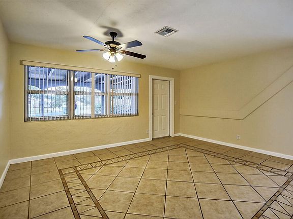 4th image of 3761 SW 18th St