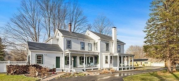 3rd image of 109 South St