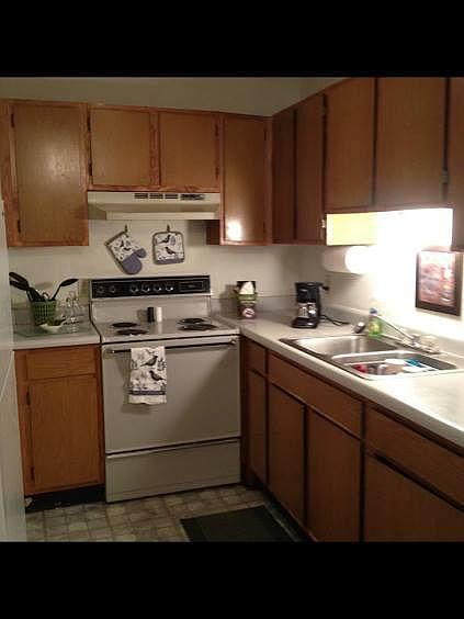 2nd image of 106 E Egan St #B
