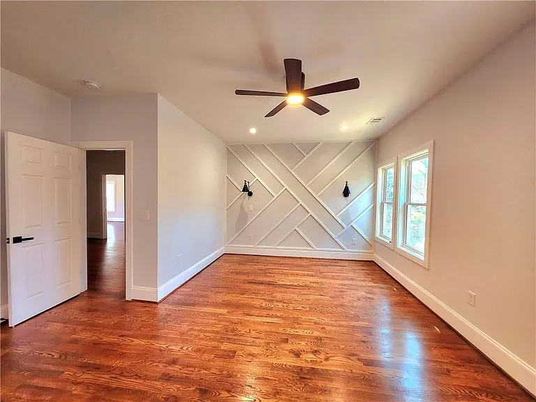 1112 Shepherds Ln — Photo 16