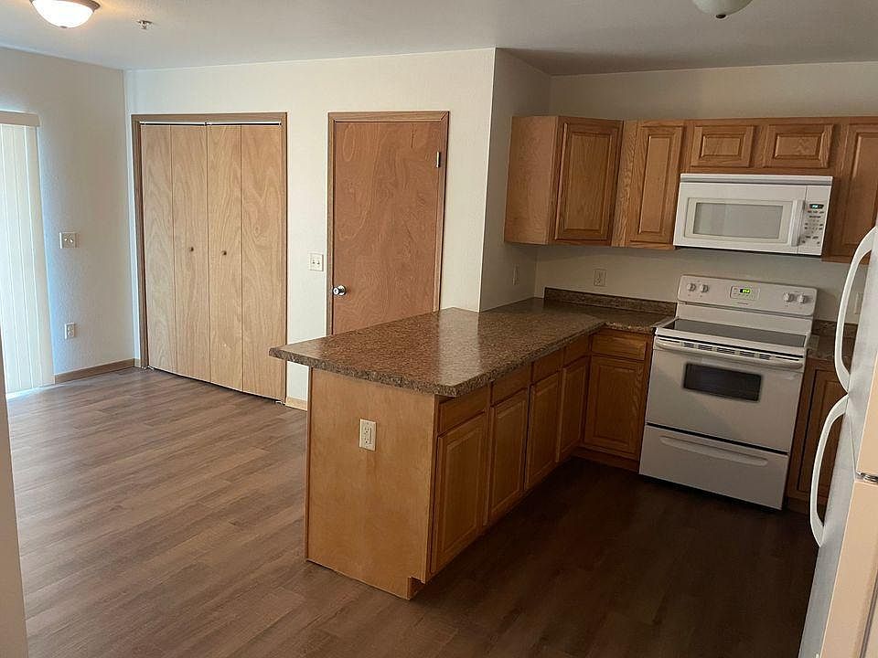 1st image of 21343 Wolfe Run Ln #3C