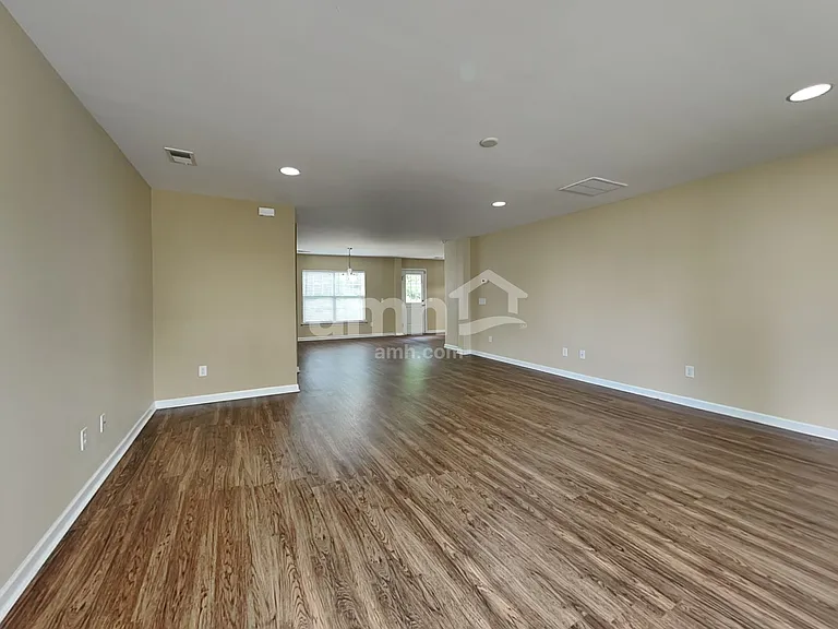 314 Southwilde Way — Photo 6