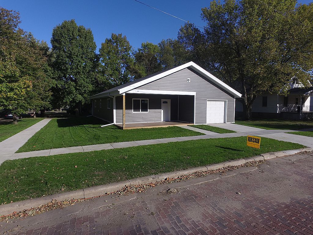 304 Ohio St, Sabetha, KS 66534 Zillow