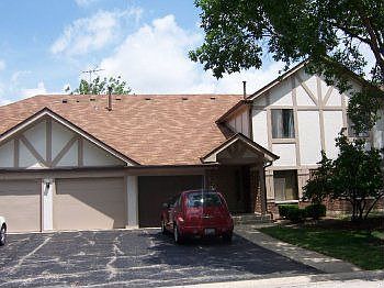 1st image of 916 Surrey Dr #2BL