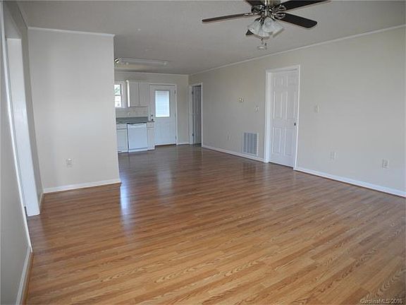 3rd image of 144 Allen Dale Ln