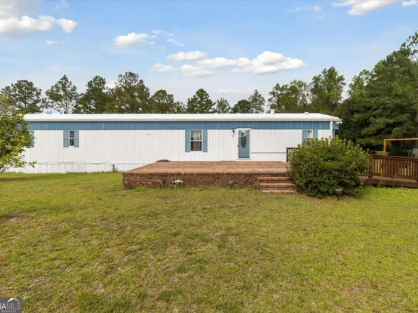 1145 Lee Rd, Pembroke, GA 31321
