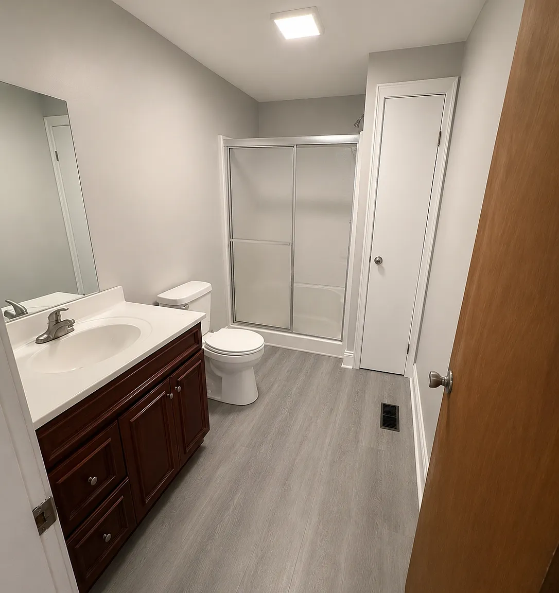 4 bed, 3000 sqft, $2,000 — Photo 1