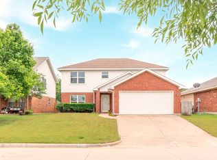 9837 Stoney Bridge Rd, Fort Worth, TX 76108