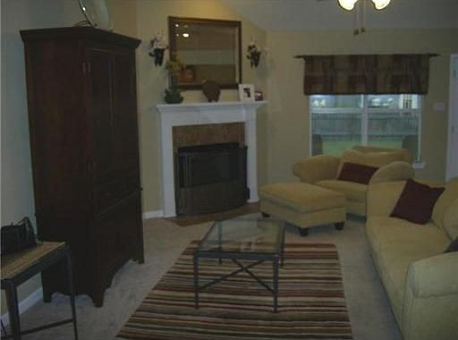 2nd image of 600 Foxwood Ln