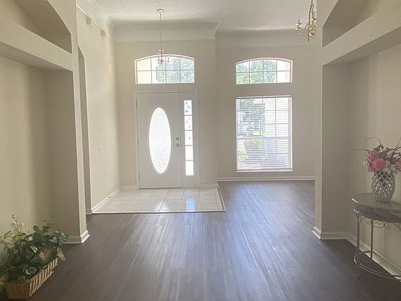 2nd image of 10519 Creston Glen Cir E