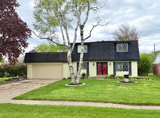 18175 Rainbow Dr, Lathrup Village, MI 48076