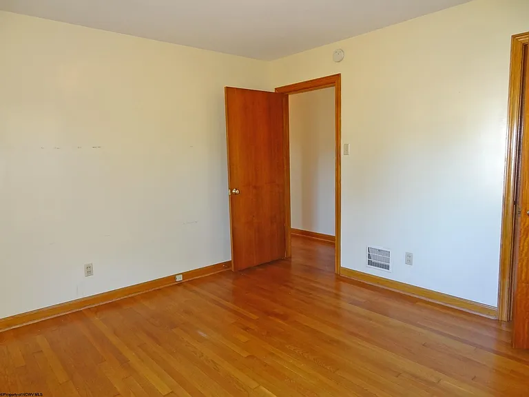 836 Fairmont Rd — Photo 6