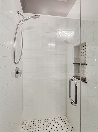 3rd image of 728 W Jackson Blvd #D74