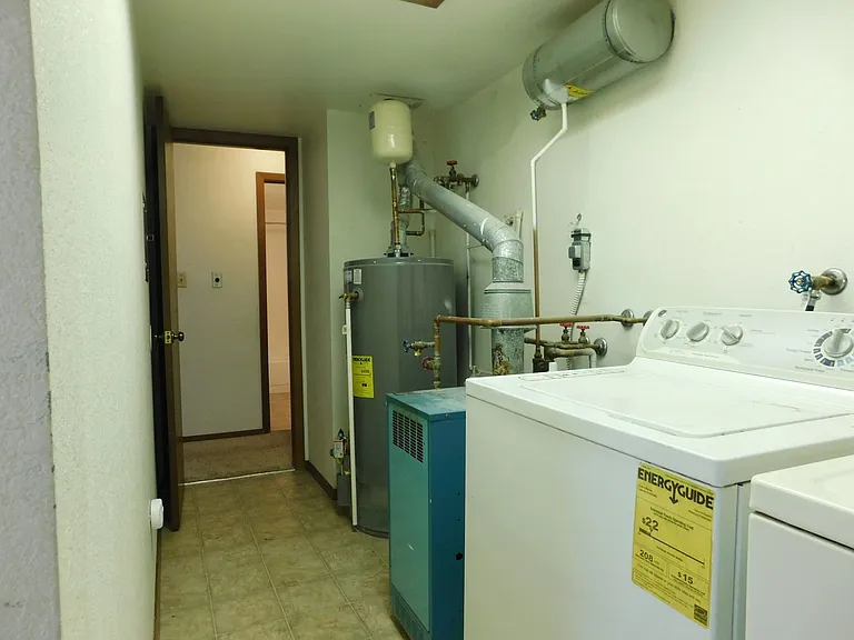 568 Dawn Ct — Photo 9